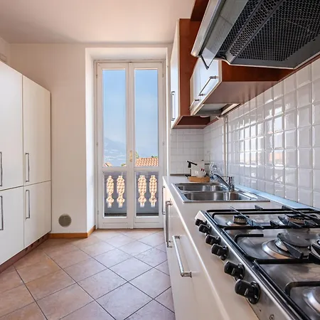 Διαμέρισμα View *